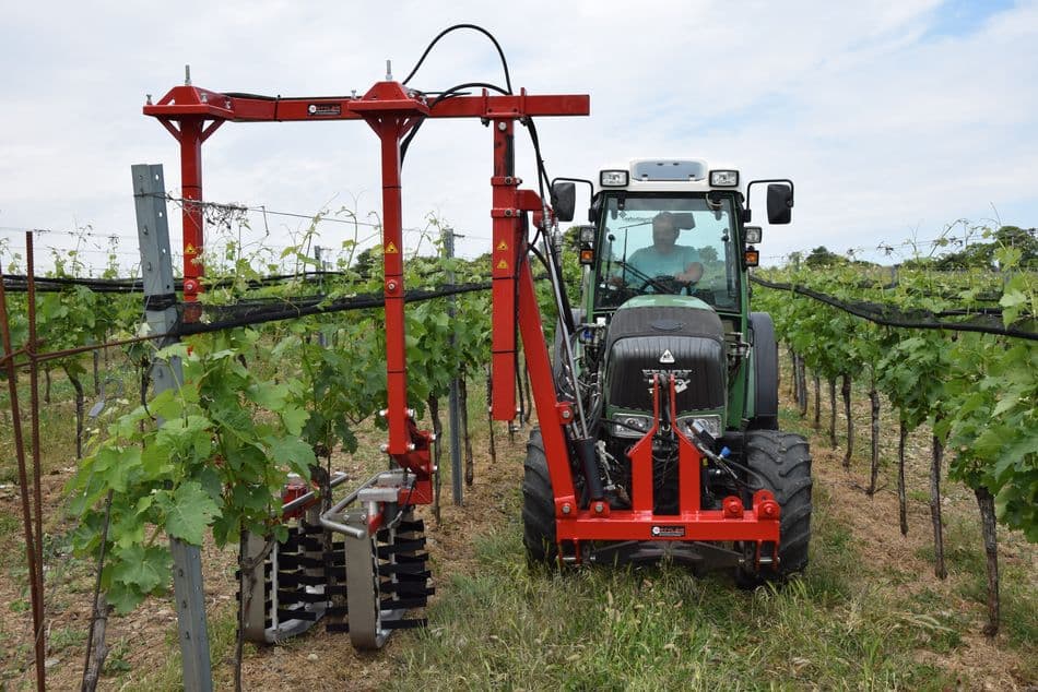 Sattler Überzeilenstockputzer — Weinbau
